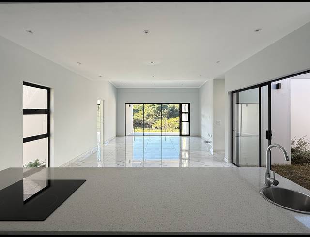 4 BEDROOM HOUSE FOR SALE IN PALM LAKES ESTATE